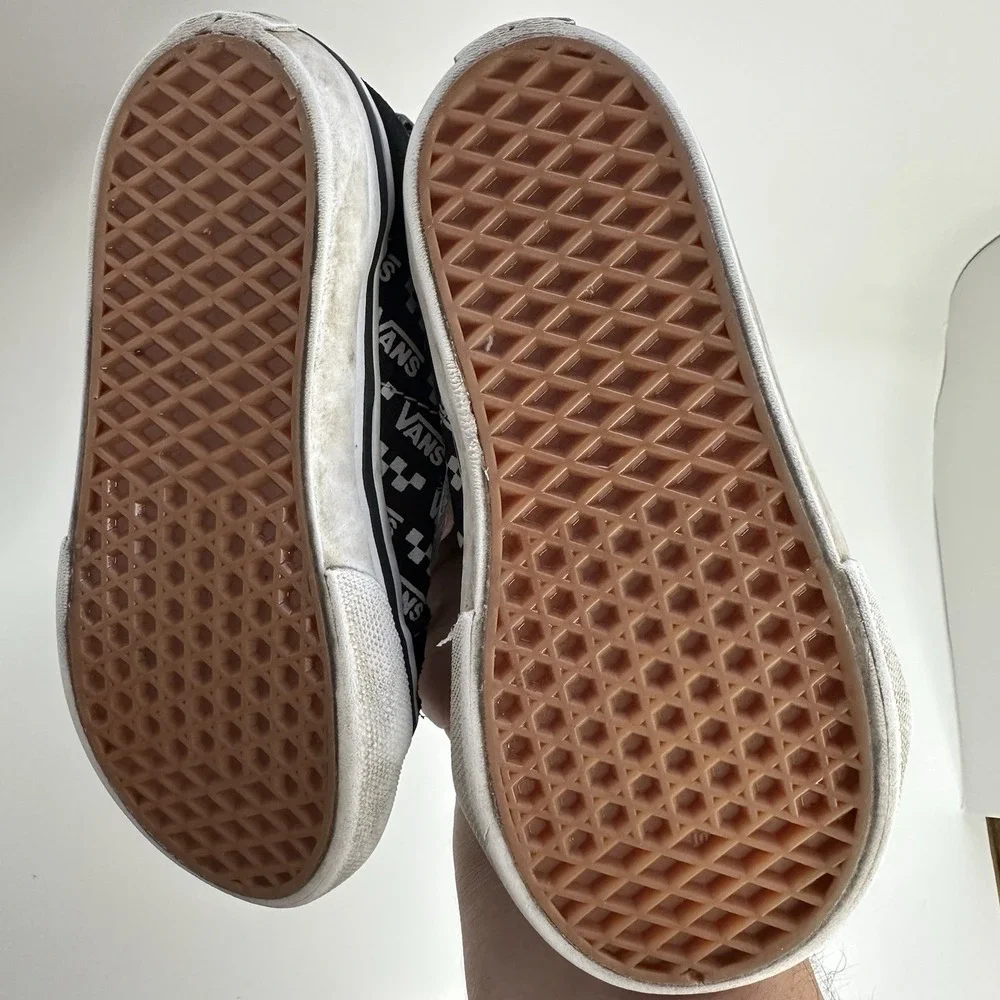 Vans Sk8-Hi Zip toddler Sz 8 Tennis shoes Black White Suede Sneakers
